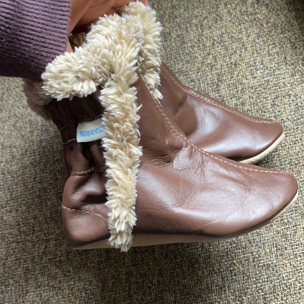NWT Robeez Soft Soles Leather Moccasin Booties